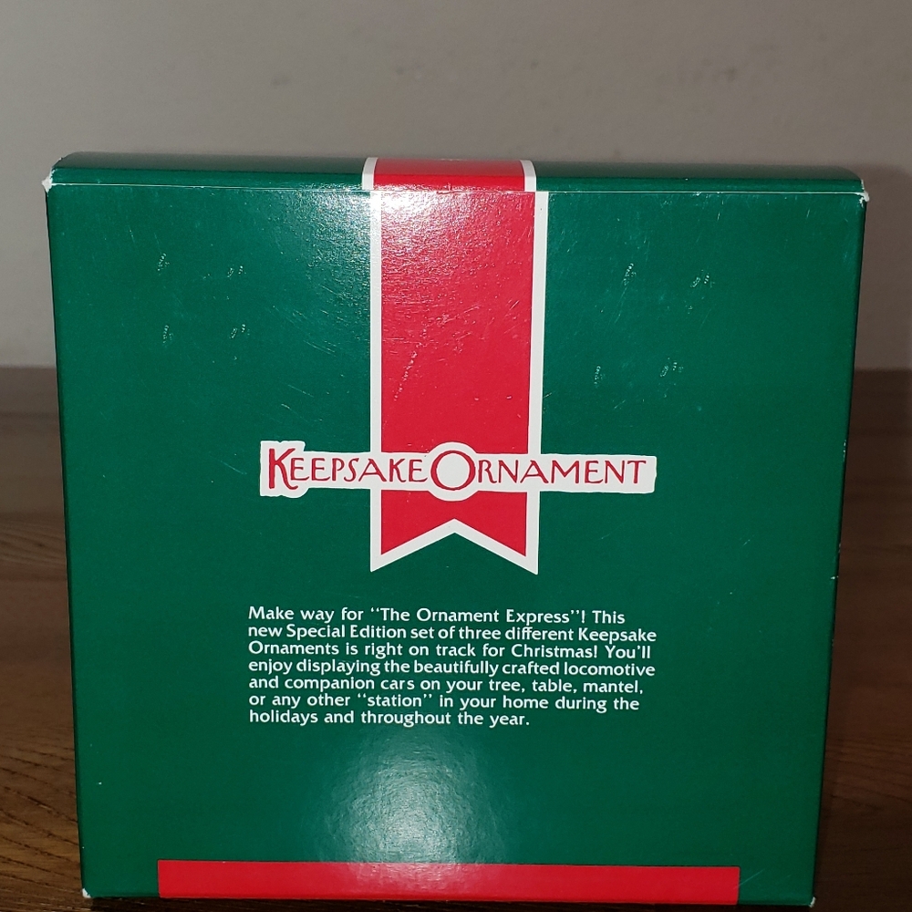 Hallmark Ornament Train - Picture 7 of 8